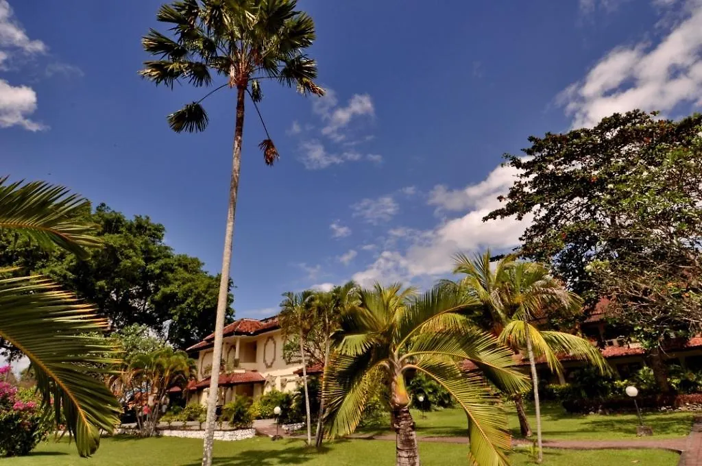 Dhyana Pura Beach Resort スミニャック