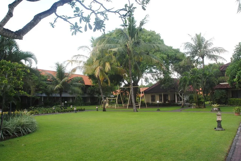 ホテル Dhyana Pura Beach Resort スミニャック